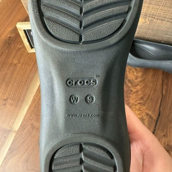 Womens Crocs Laura Black Slip On Ballet Flats Shoes Size 9‎ M GUC - Picture 6 of 6